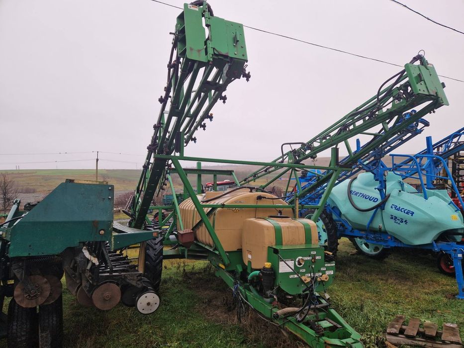 Оприскувач GREAT PLAINS TSE 1090, шир. 27 м, 4 куб., електроніка, 2005