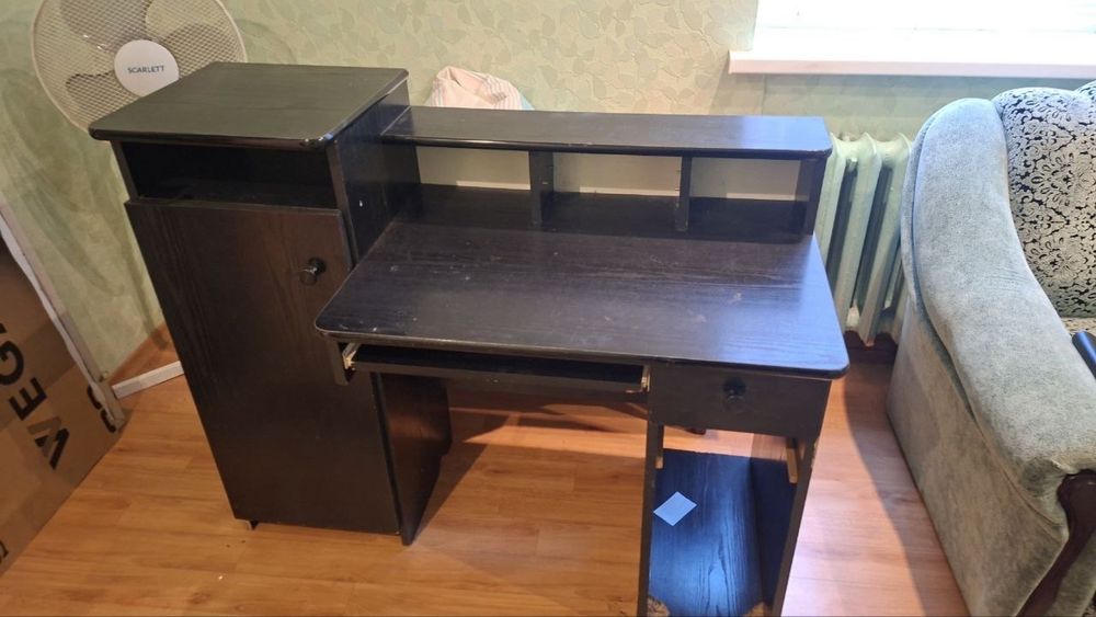 Продам стол письменный