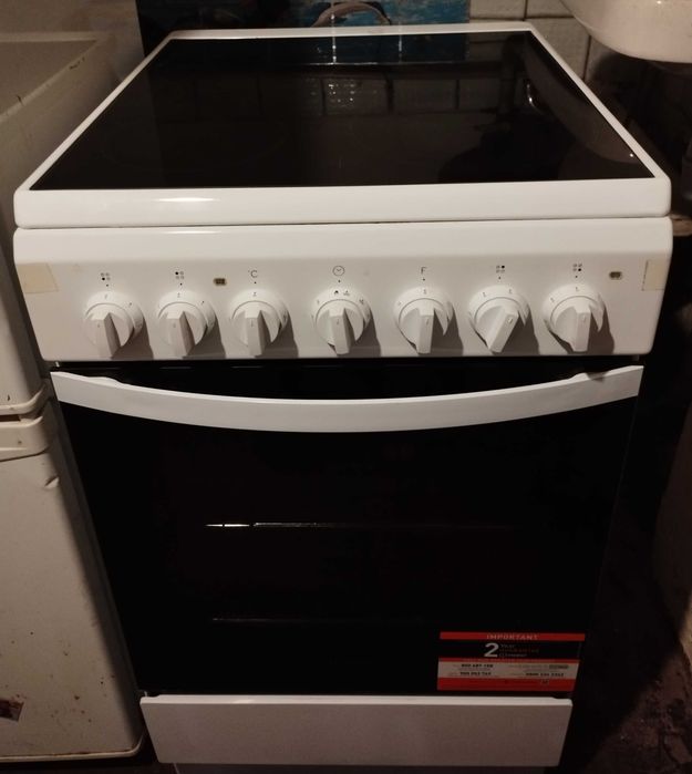 Плита електрична INDESIT IS5V4PHW/E