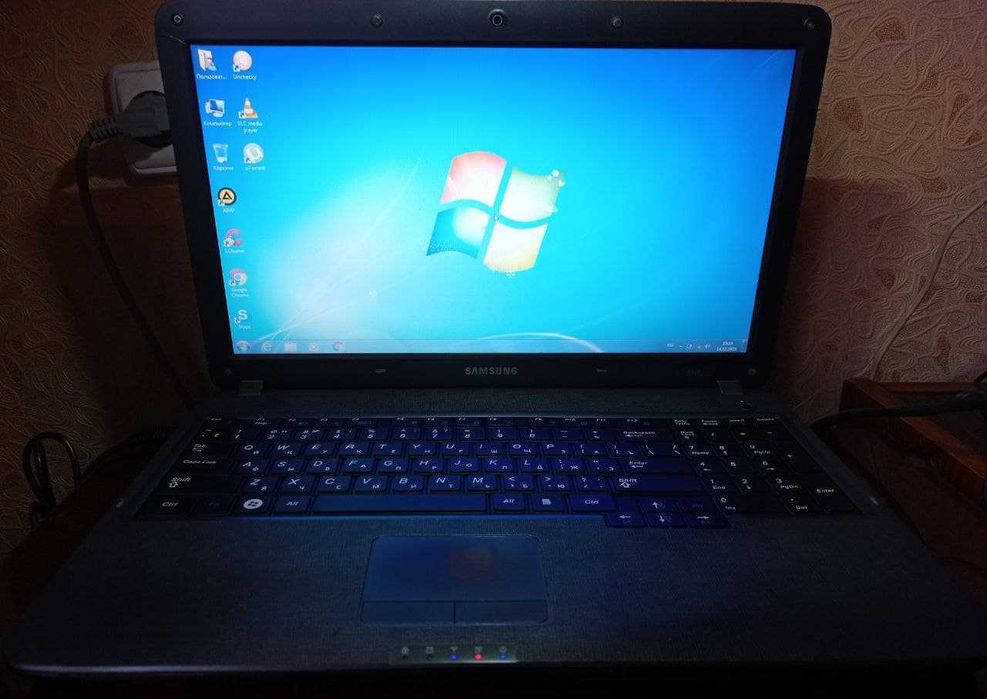 Ноутбук Samsung R528