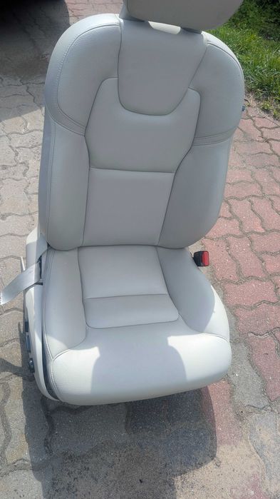 volvo xc60 II fotel prawy przód