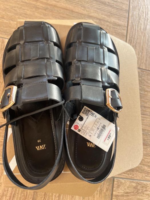 Босоніжки жіночі,Зара.нові, натуральна шкіра, 39 розмір