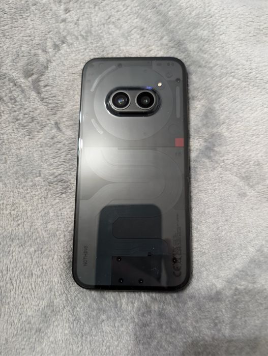 Telefon Nothing Phone 2a 256GB z etui