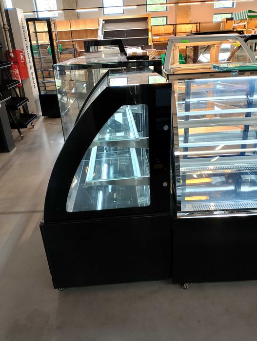 Witryna cukiernicza, lodówka, Lada cukiernicza