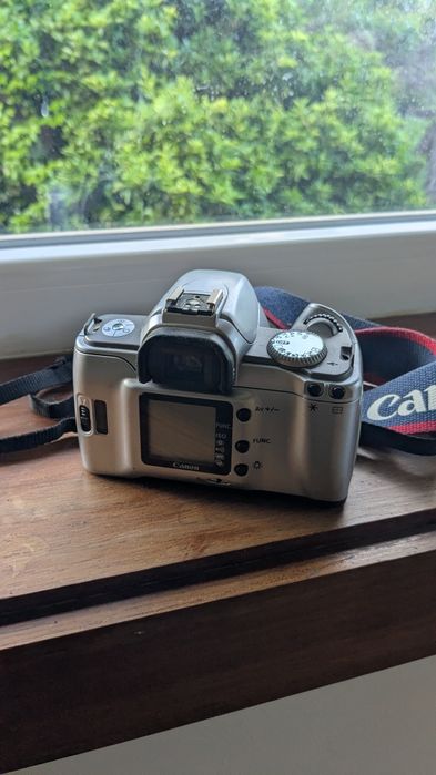 Canon  eos 300 v