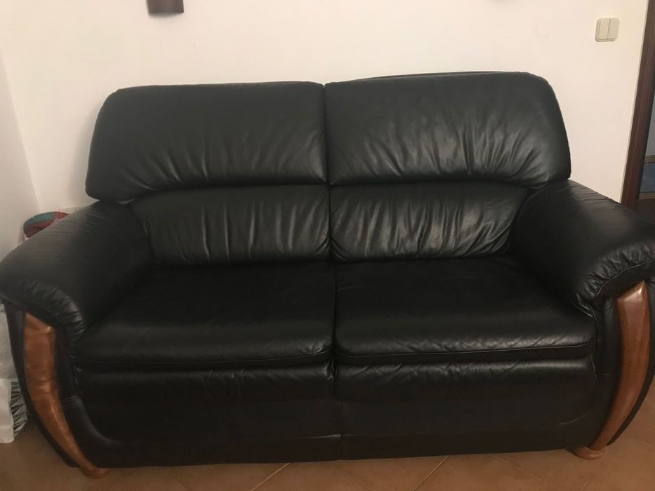 BAIXA de PREÇO                    Sofás pretos em pele genuína