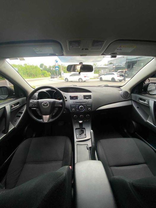 Продам Mazda 3 2012 Автомат