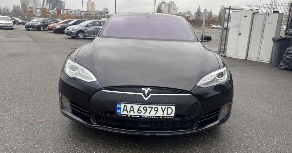 Tesla model S 2013