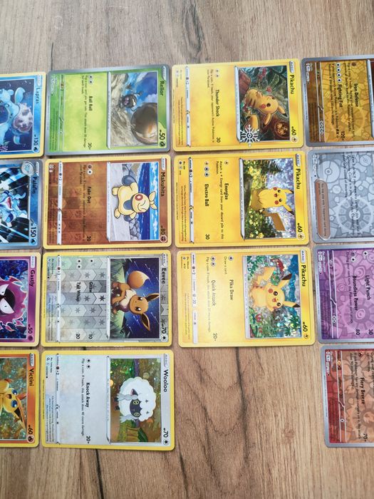 Zestaw 17 kart Pokemon hologram