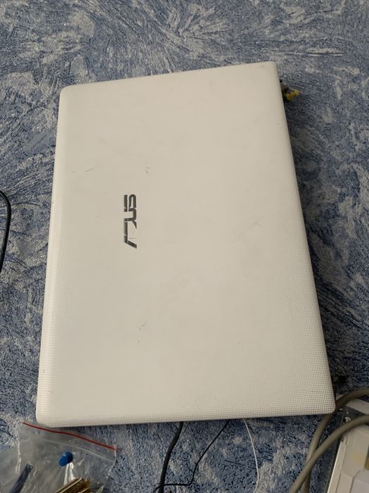 Крышка рамка матрицы ноутбука ASUS X401A/X501A есть мать не рабочая