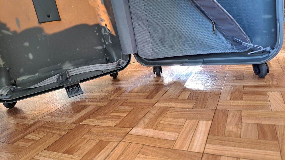 Продаж 2х валізи Travel