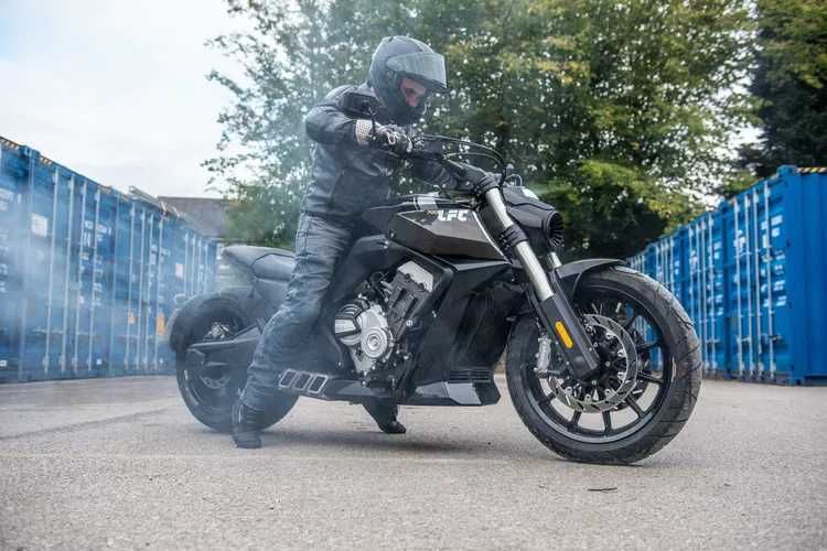 Мотоцикл BENDA LFС 700 PRO