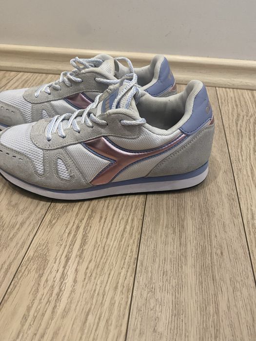 Кроссовки женские diadora
