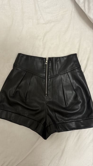 Шорти кко шкіра bershka