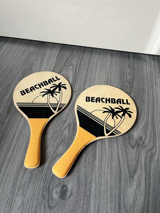 Деревяні ракетки невеличкого розміру