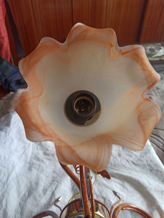 Продам люстру б/в