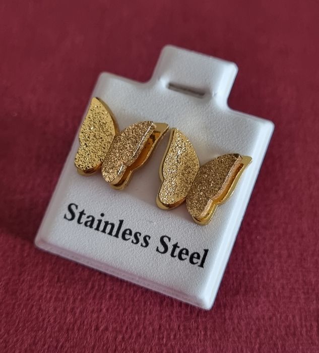 Brinquinhos borboletas douradas 3D, em aço.