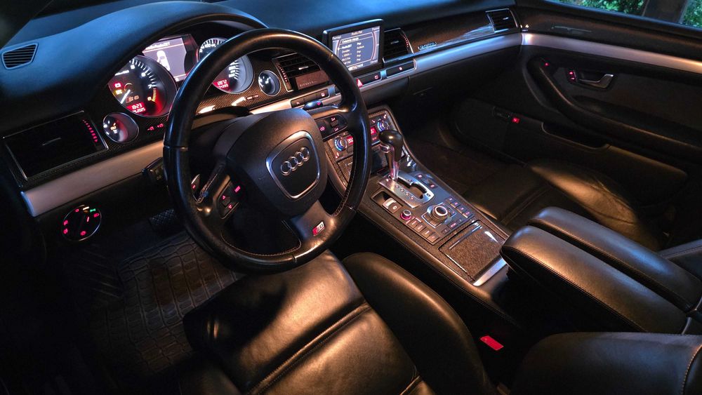 Audi S8 d3 450km