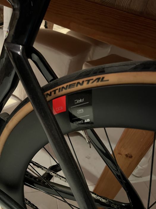 Roda DT  SWISS ARC 1100 Dicut 62 clincher SRAM AXS