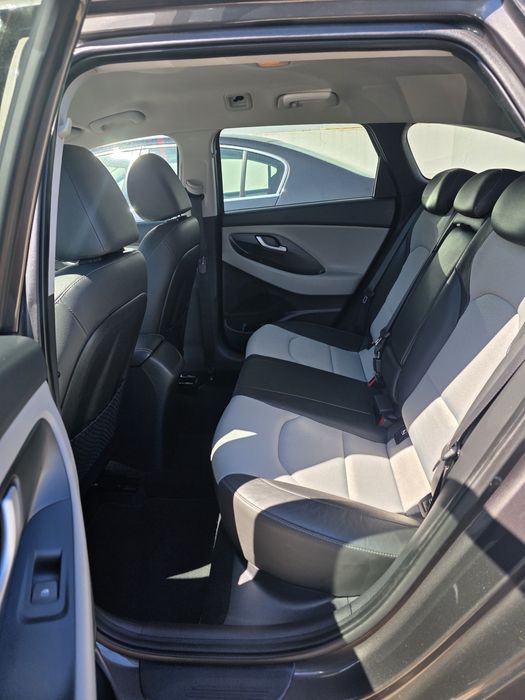 Hyundai i30 SW 1.6 CRDi Style+Navi Full Extras