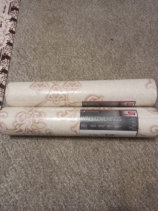 Обои виниловые рельефные на бумажной основе.