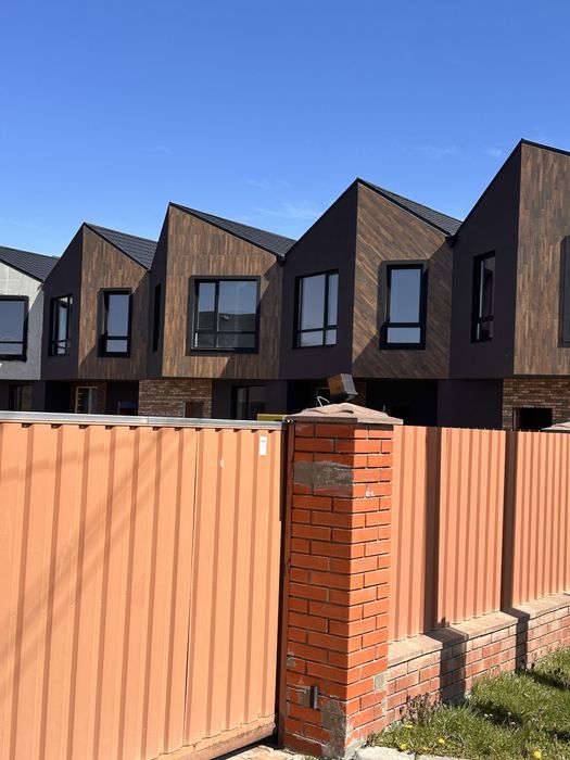 Центр Бучі- Таунхаус з газом та центральними комунікаціями!