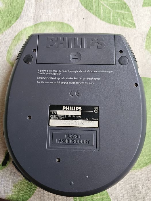 CD плеер Philips AX1001