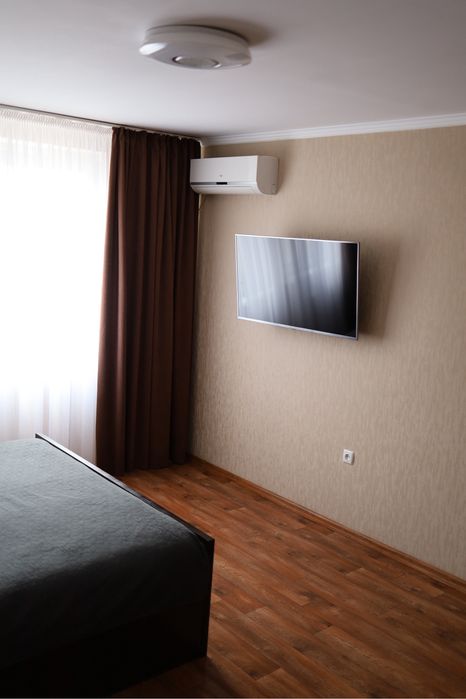 Апартаменти біля Дніпра на митниці