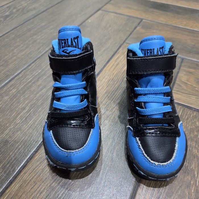 Śliczne buciki ze skórki marki Everlast rozmiar 21.5cm.