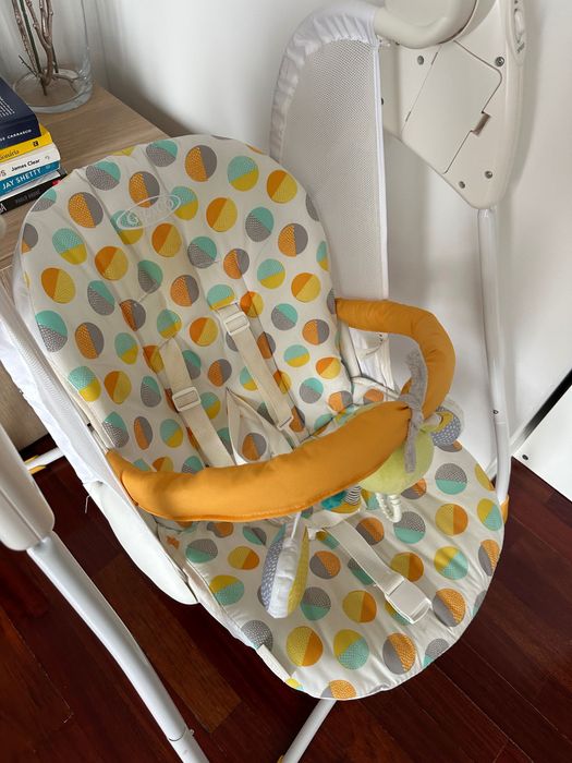 Espreguiçadeira / Baloiço de Bebé Graco com brinquedos