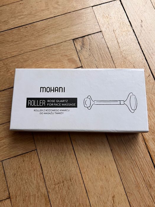 Roller do twarzy z różowego kwarcu Mohani