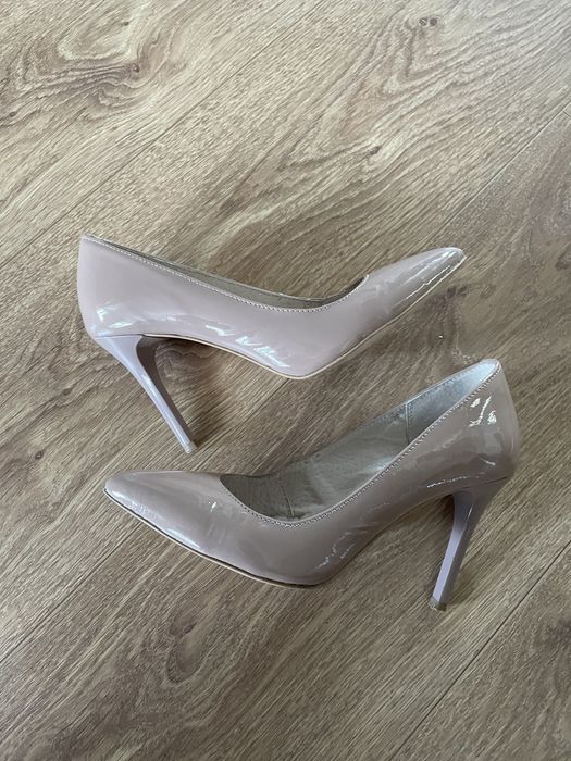 Одним лотом 500 грн.Взуття 36 розмір