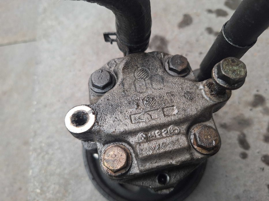 Pompa wspomagania KYB 1,9 TDI Golf Passat Bora Leon Toledo Octavia