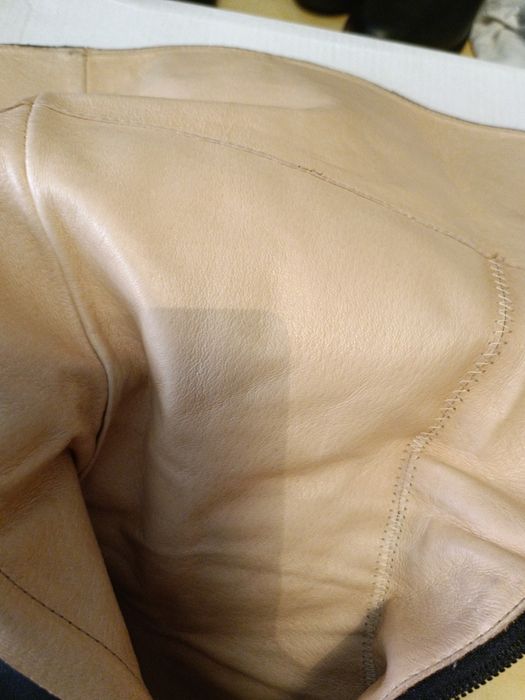 Bota preta pele cano alto 10€