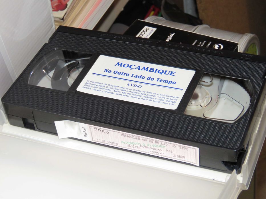 Moçambique, no outro lado do tempo, VHS + Angola + Guine