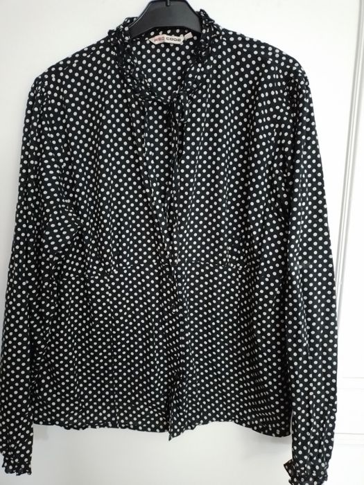 camisa Code como nova