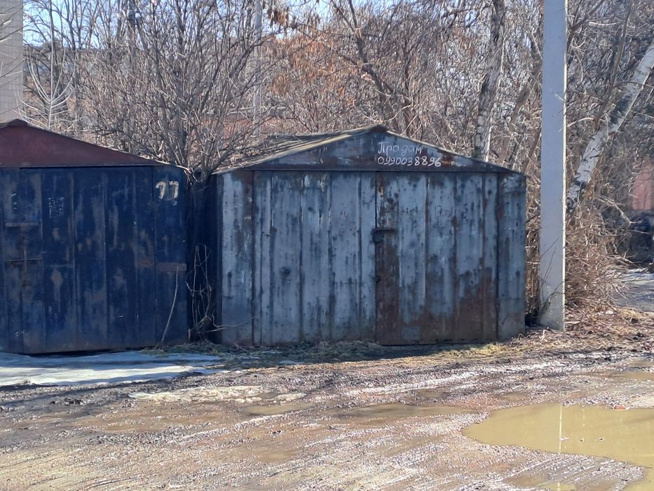 Гараж металевий  біля Конкорда