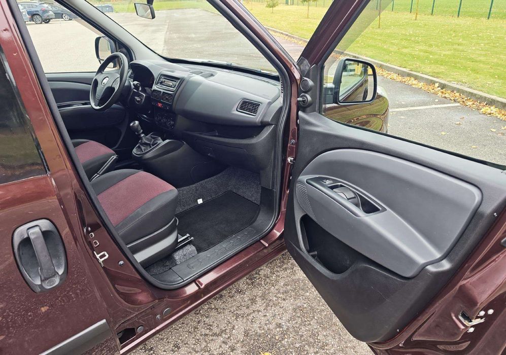 Fiat Doblo 2011 року