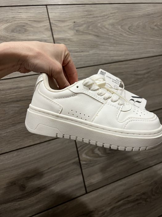 Дитячі кросівки ZARA