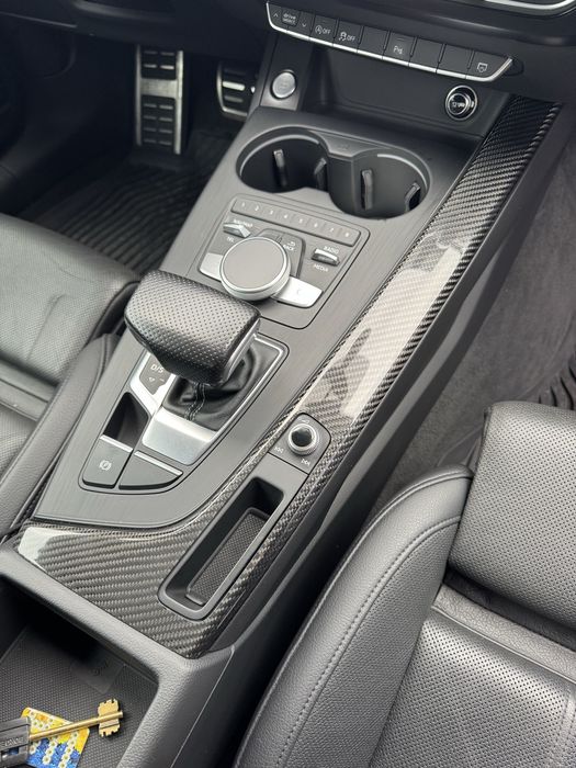 Карбоновые элементы в салон для Audi A4 B9, A5 B9 Карбон накладки