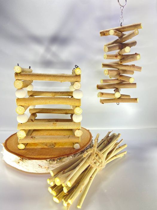 Ласощі та годівнички для папуг та гризунів. Лакомство и кормушки