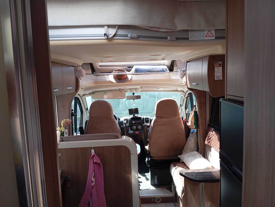 autocaravana semi nova