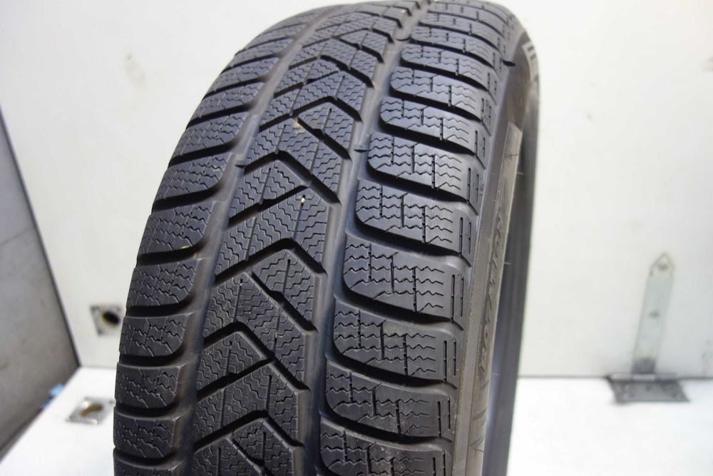 Opony zimowe 235/55/17 - PIRELLI Sotto Zero 3