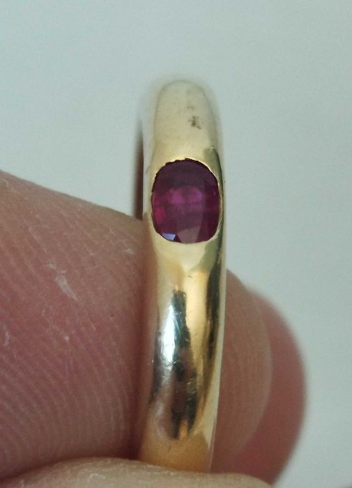 Antigo Anel em Ouro 19,2 Kilates, com Rubi