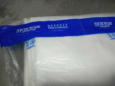 Profesjonalne peleryny ochronne fryzjerskie 110x130 25sztuk