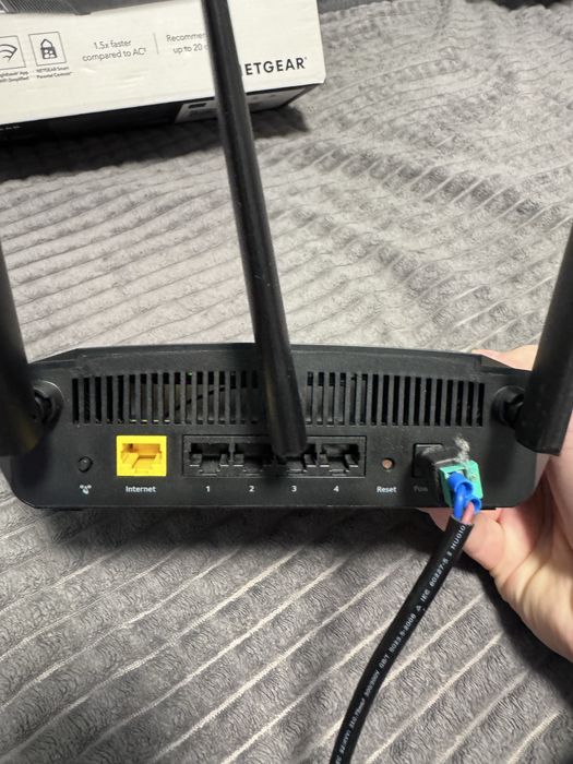 Продам Wi-Fi роутер NETGEAR AX1800 (R6700AX