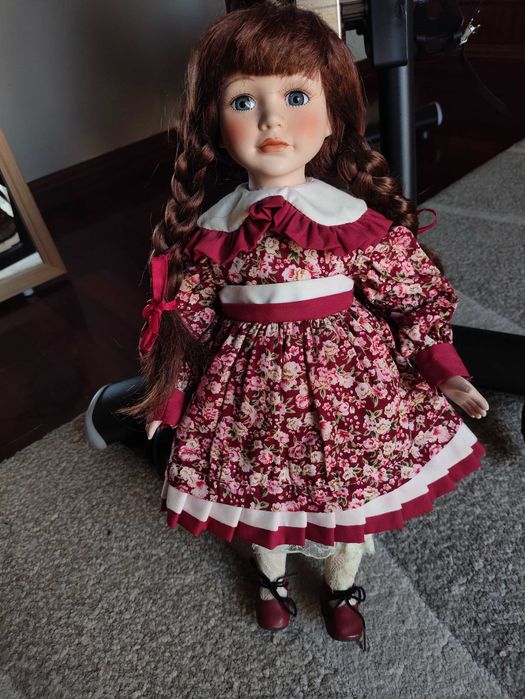 Boneca porcelana média/ grande