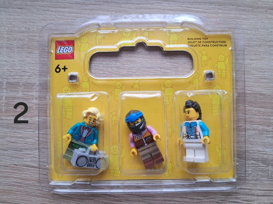 Sprzedam komplet figurek LEGO.