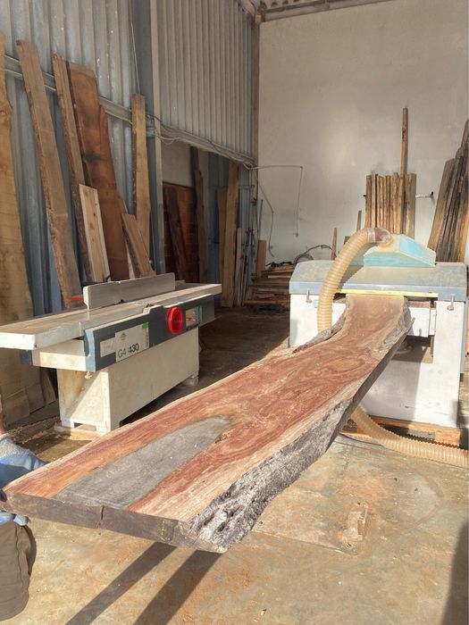 Serviços de Carpintaria e Preparação de Madeira