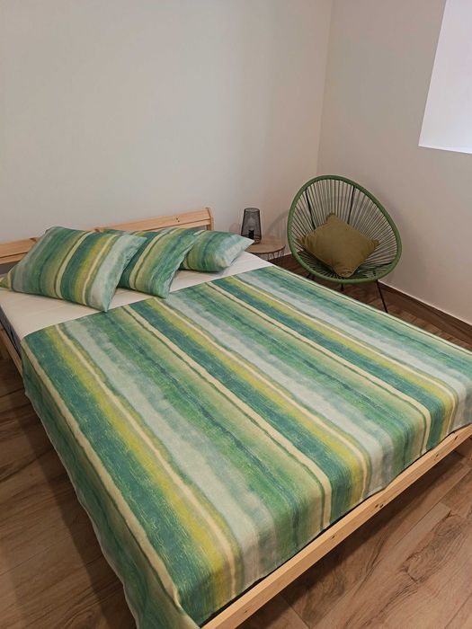 Lote de mobiliário de quarto. Novo.